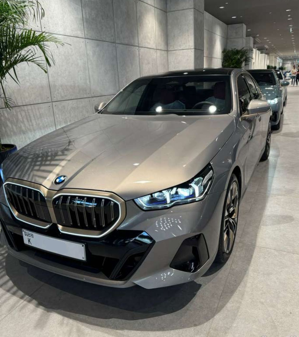 BMW 520i 2025 (2)