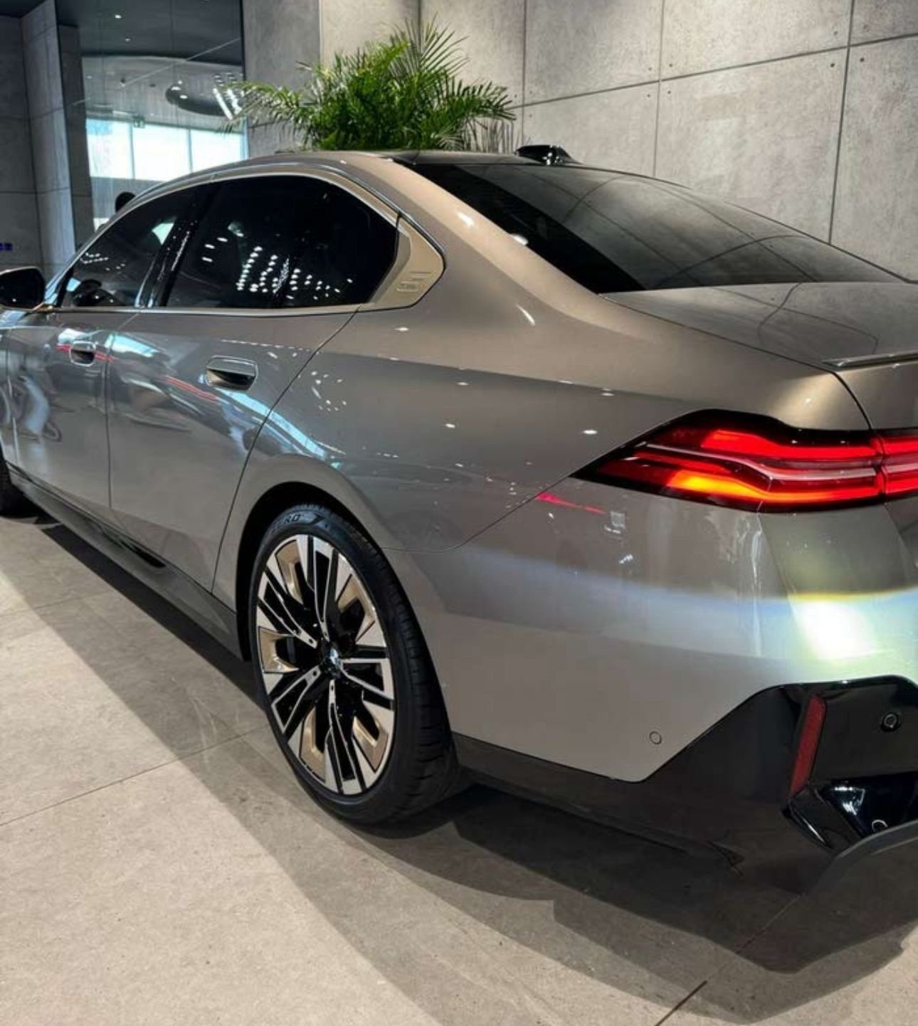 BMW 520i 2025 (3)