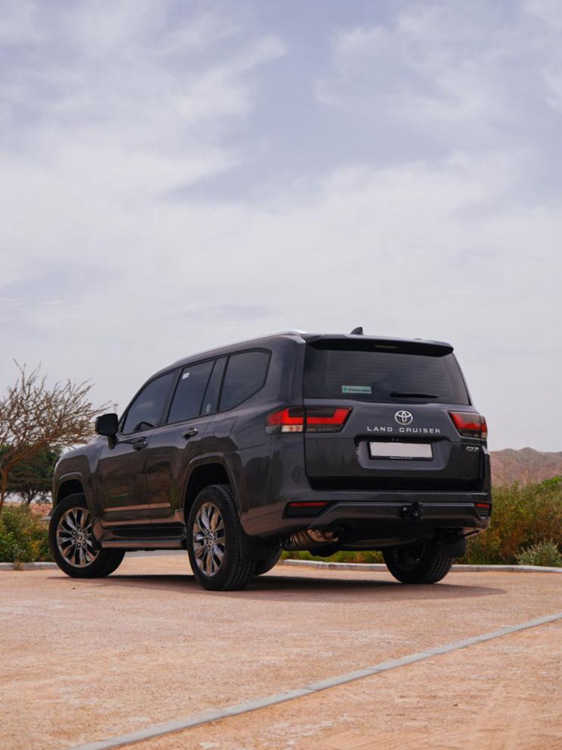 Land cruiser 2025 (1)