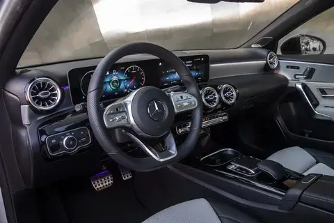 Mercedes A220 1 (1)