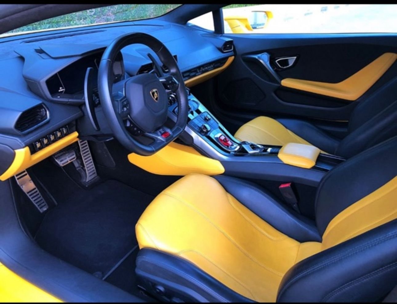 Lamborghini Hurcan 2023 car (2)